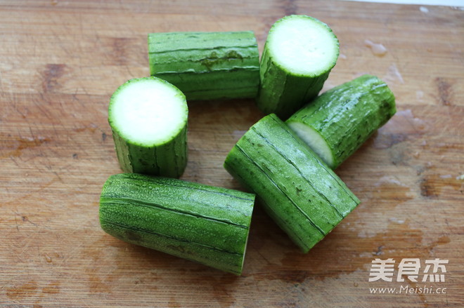 炝炒丝瓜瓤的做法