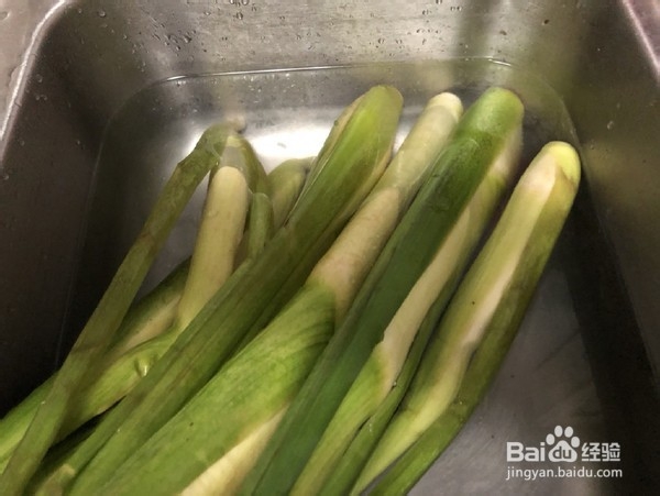 如何做出好吃美味的毛豆籽炒茭白