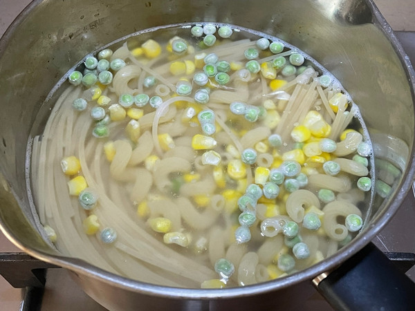 韩式辣酱杂蔬意面