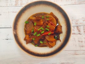 萝卜炖牛腩的做法