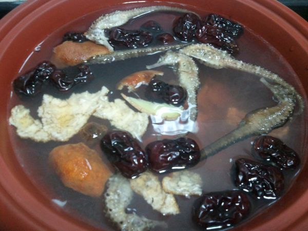 海马炖大骨头汤