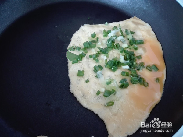 鸡蛋千层葱油饼的做法