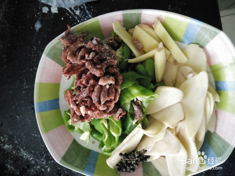 鸭肠炒青椒土豆片