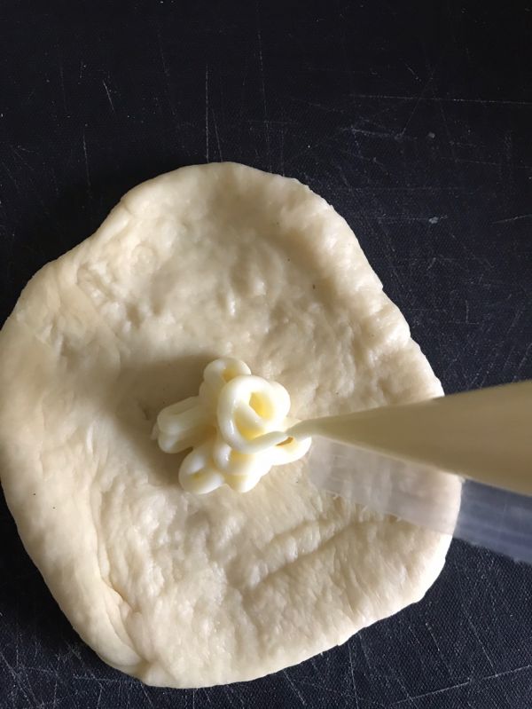 蒜香卡仕达酱面包