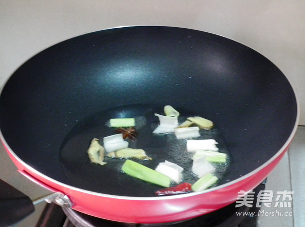 菌菇炖鸡块的做法