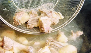 夏天滋补汤品——薏仁绿豆老鸭汤