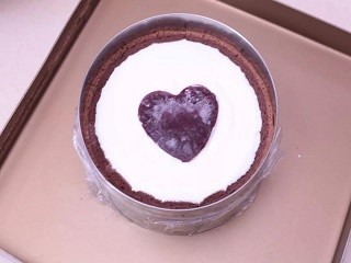 果冻夹心慕斯蛋糕卷怎么做？