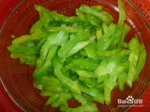 彩椒苦瓜炒鸡蛋