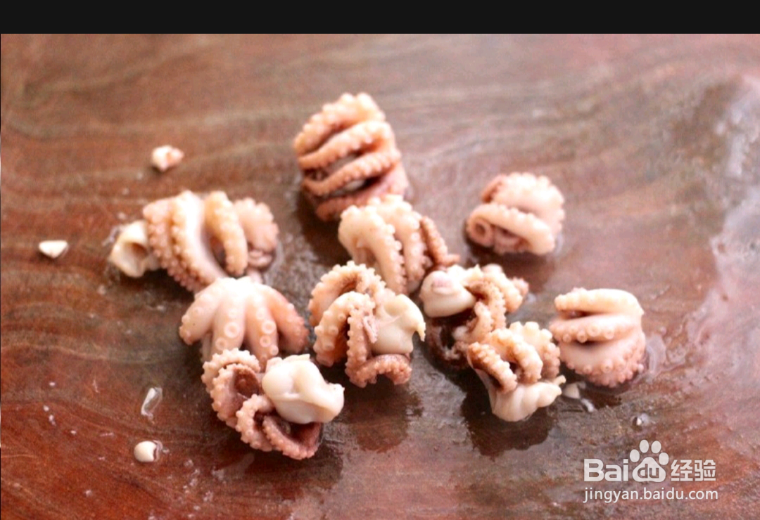 如何做出墨鱼香干芹菜小炒？