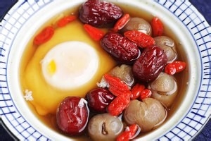 冷冷的冬天就要喝私藏菜桂圆烧蛋 补血养颜