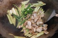 西芹炒猪颈肉怎么做