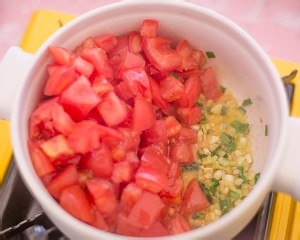 教大家做牛腩番茄汤