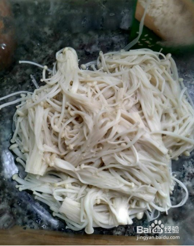 超级简单又好吃的金针菇酸汤肥牛