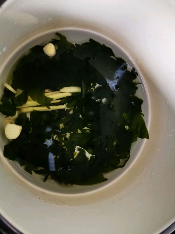 海带木鱼花豆腐寿喜烧