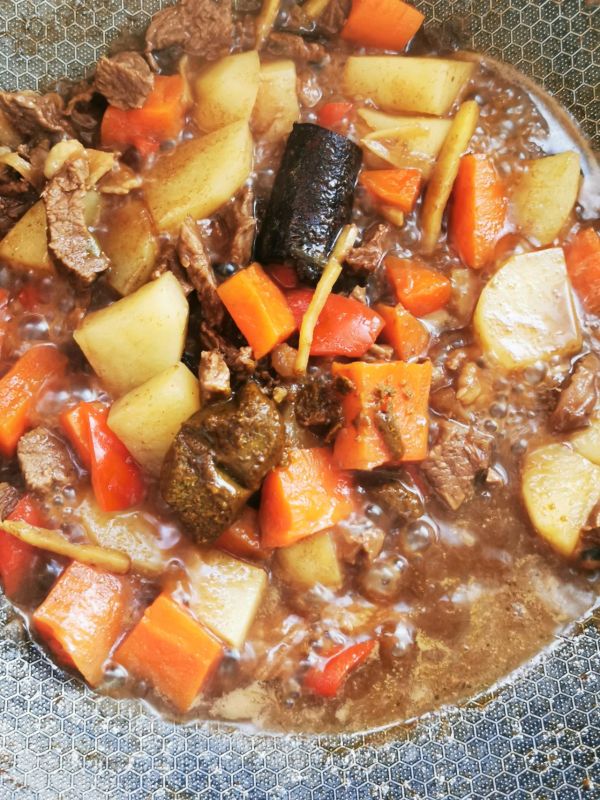 咖喱土豆牛肉饭