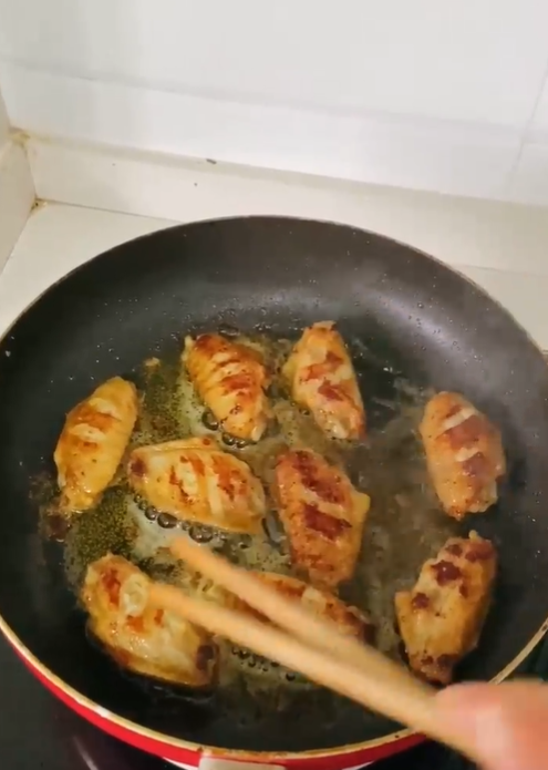 如何不用烤箱做蜂蜜鸡翅?