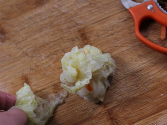 蒸白菜包的做法，妈妈们快收快收！