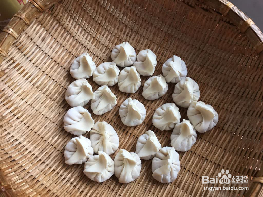 猪肉白菜香菇饺子的做法