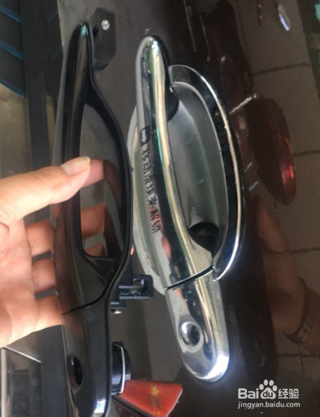 东风风行侧门外拉手怎么拆