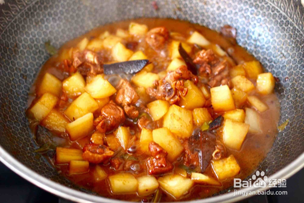 怎么做萝卜双椒啤酒炖鸭