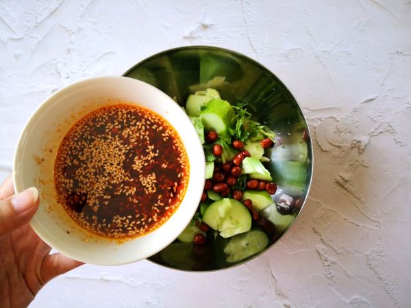 凉拌黄瓜花生米