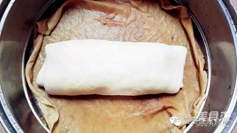 松软的大包子和肉龙