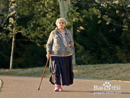关节炎老人面对安必丁和氨糖应该怎么选?