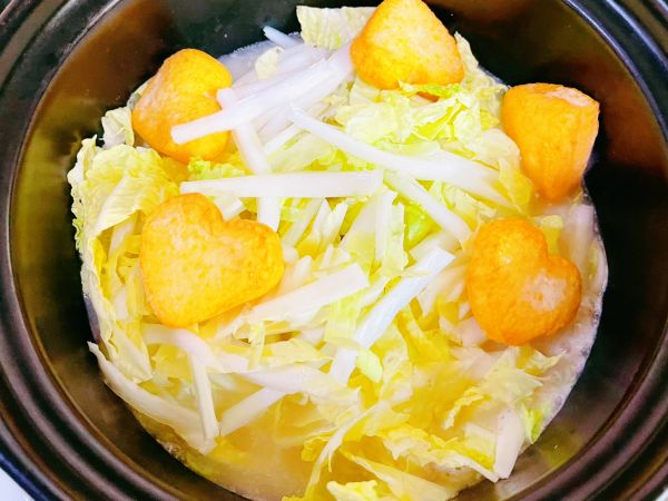 鳕鱼豆腐馄饨煲