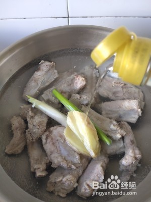 糖醋小排的做法