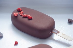 养生食补免搅打纯素草莓脆皮冰激淋的做法