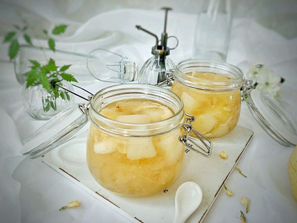 秋梨百合银耳羹