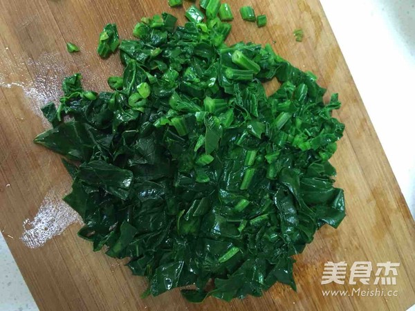 油泼菠菜面的做法