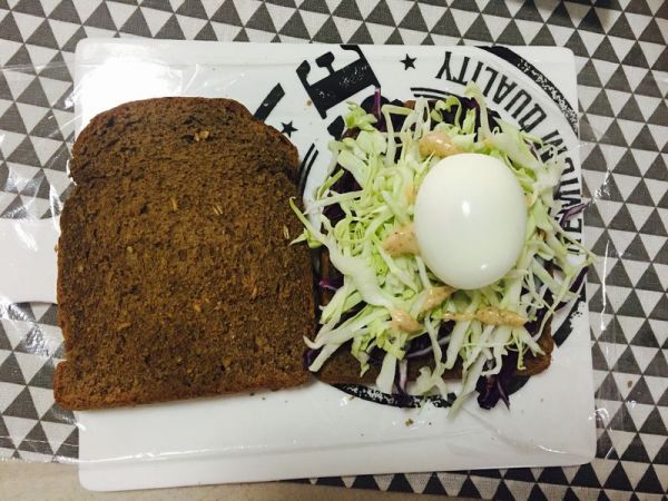 蔬菜鸡蛋三明治