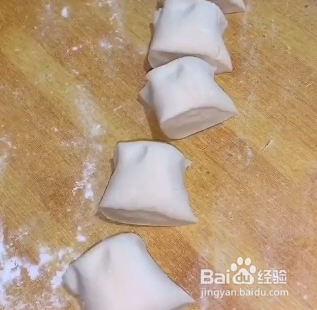 如何做白糖黑芝麻饼呢