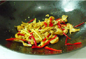 家庭美味青椒炒肥肠