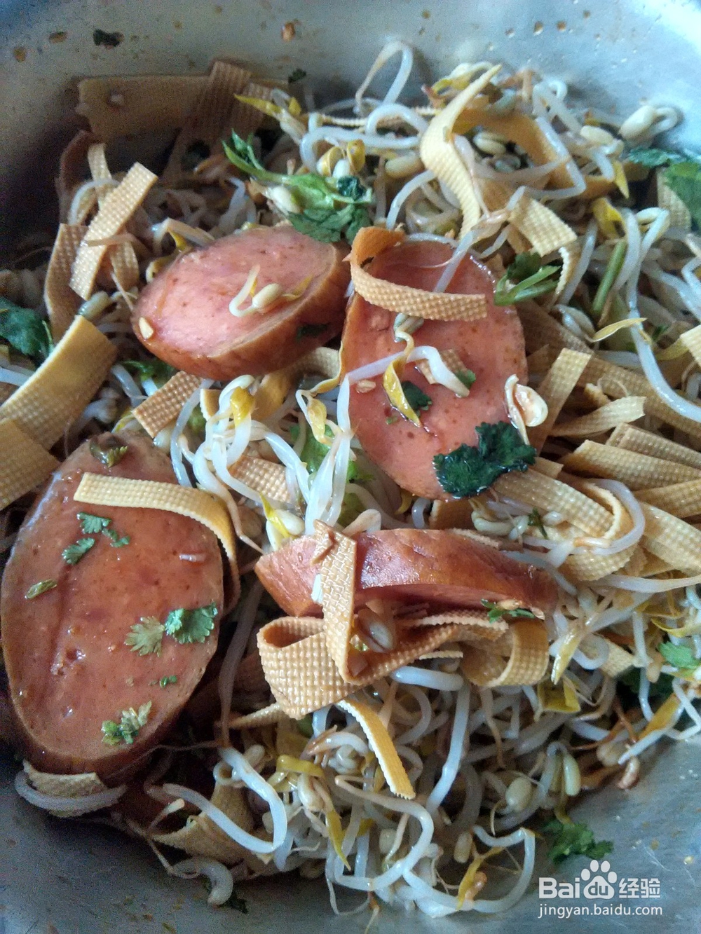 香肠香菜拌绿豆芽干豆腐