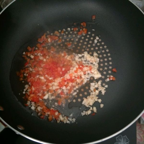 蒜蓉粉丝烤花蛤鱿鱼