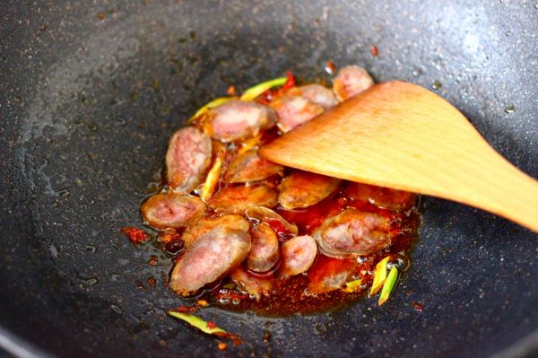 香肠辣爆芸豆丝