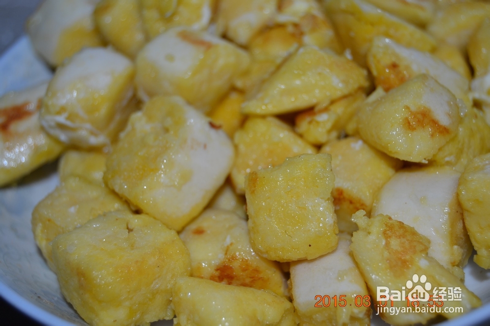 简单处理剩馒头-黄金鸡蛋馒头块