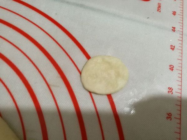 丑萌兔豆沙面包