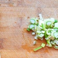 简单快手的家常菜:胡萝卜木耳炒鸡蛋