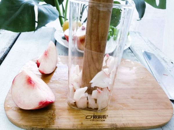 水蜜桃柠檬汽泡水