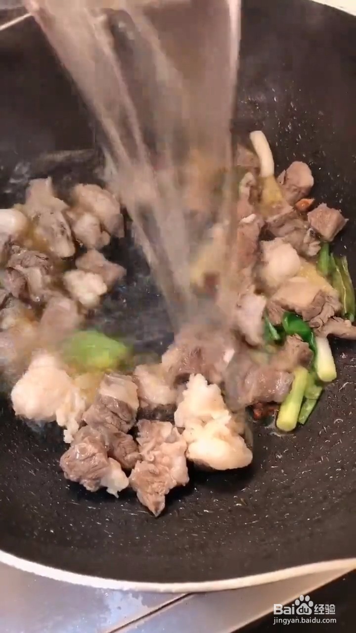 怎样在家正确自制味美的牛肉炖萝卜