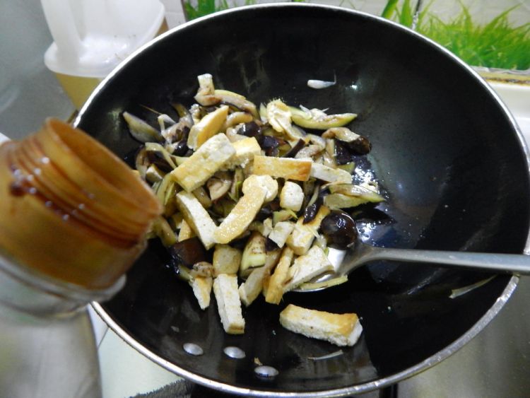 茄子能和豆腐一起吃吗
