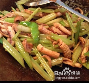 香芹爆炒鲜鱿 怎么做