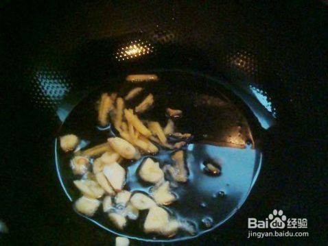 胡萝卜丝炒肉的做法