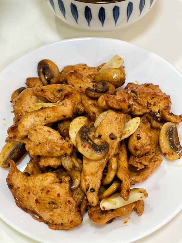 香煎白蘑鸡胸肉