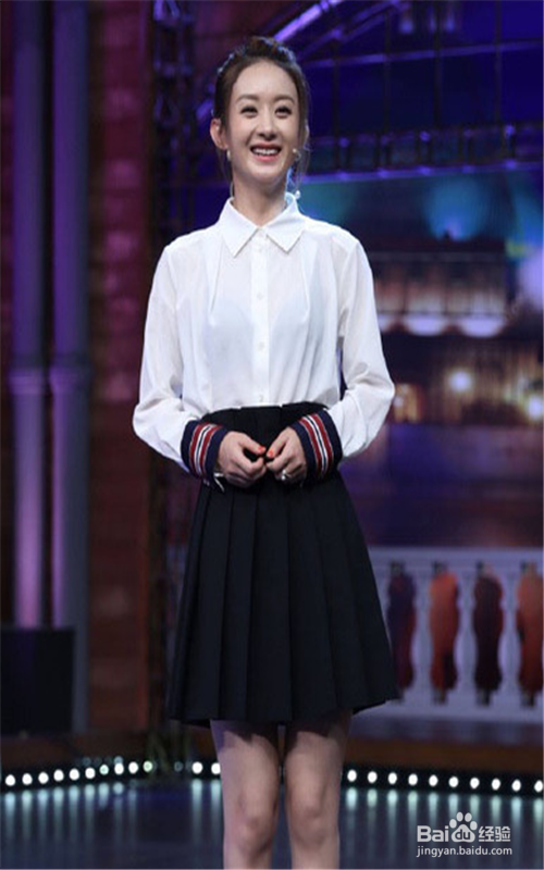 看看美女怎么搭配衣服