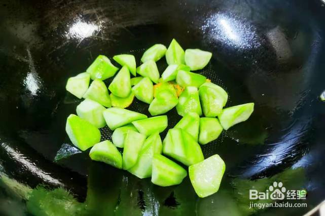 丝瓜菌菇汤的做法