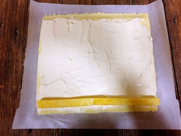 奶油菠萝蛋糕卷